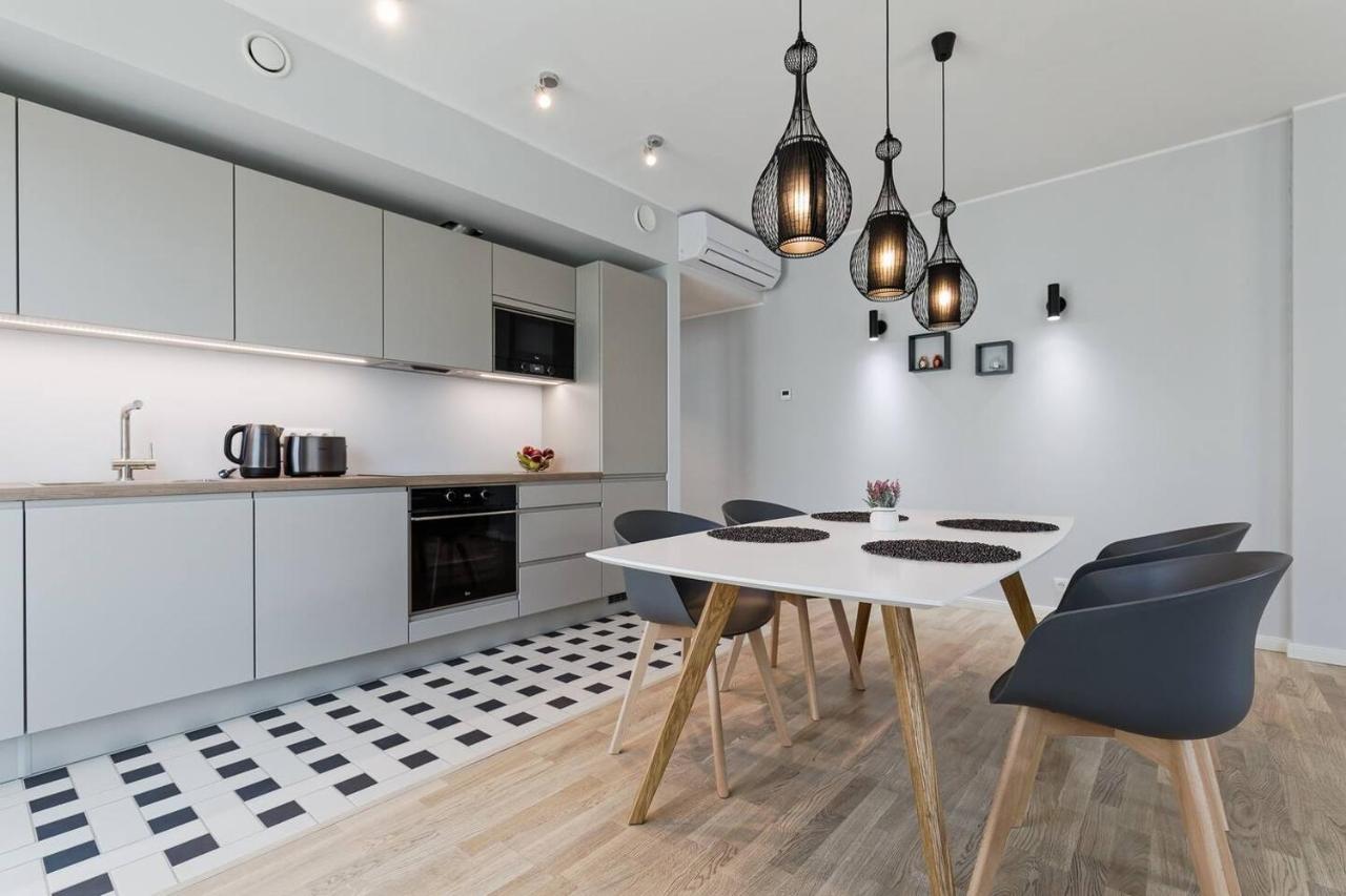 Apartment Apartments, Quiet With Free Parking And Ac. *
